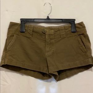 American Eagle Outfitters Size 6 olive khaki short